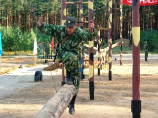 Молодежь Луганской области окунулась в «военные действия»