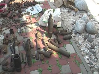 В Луганске задержали «черного копателя», хранившего в гараже целый арсенал 