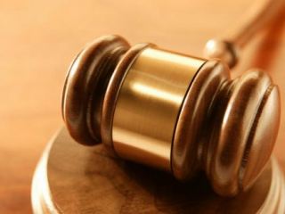 Луганчанке, оставившей ребенка без присмотра, грозит 5 лет тюрьмы