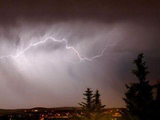 Завтра в Луганске прогнозируют грозы и град 