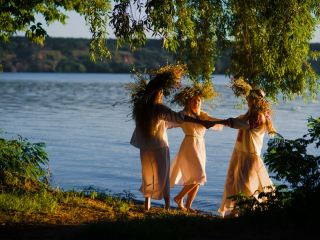 Сегодняшний день нужно провести весело