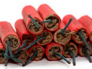 В Луганской области правоохранители изъяли 400 г аммонита, 10 электродетонаторов и 1 гранату