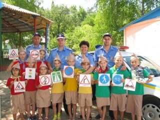В детском оздоровительном лагере Луганской области провели «День с ГАИ»