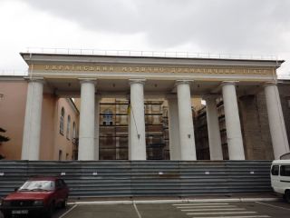 В Луганске полным ходом идет ремонт украинского театра