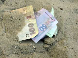 В Луганской области задержали инженера, который требовал у бизнесмена взятку в 105 тыс. грн.