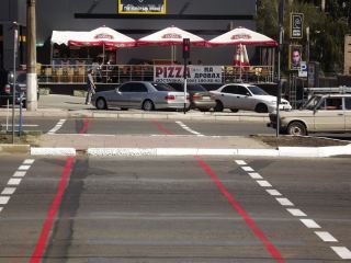 В Луганске светофор возле ГУМа наконец заработал в полную силу