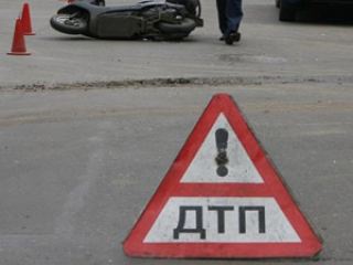 В Луганской области иномарка столкнулась с мопедом Водитель погиб на месте