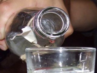 На Луганщине женщина продавала опасный для жизни алкоголь