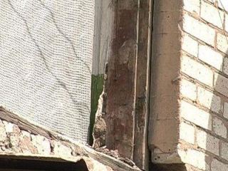 В Луганской области разрушился квартирный дом Эвакуировано  человек