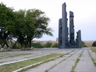 Краснодонский мемориал Непокоренные отремонтируют почти за  миллионов