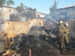 Погорельцам из пос Кленового обещают помочь материально
