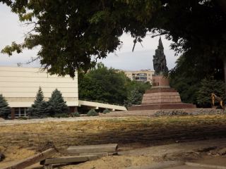 На ремонт центральной площади Краснодона потратят почти  млн грн