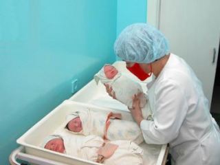 Вчера в Луганске родилось мальчиков вдвое больше чем девочек