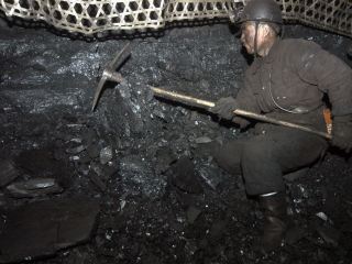 Президент подписал закон предполагающий увеличение финансирования угольной отрасли на  млрд гривен