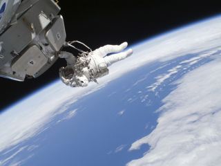 В Луганске состоятся торжественные мероприятия в честь летия полета в космос первого украинца Павла Поповича