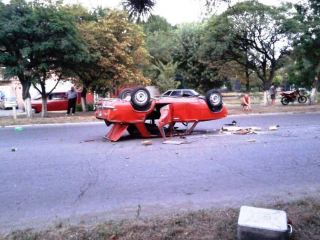 В Стаханове от столкновения с иномаркой перевернулась Лада Водитель скрылся