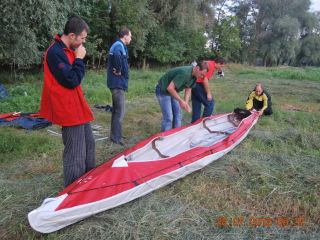 На Луганщине металлурги сплавились на байдарках по Северскому Донцу