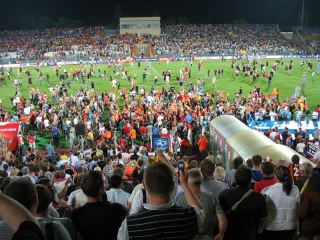 Команды Шахтер и Металлург накажут за хулиганство их болельщиков на футбольном матче в Луганске