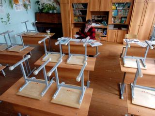 В Луганской области приостановили работу восьми школ