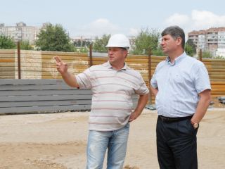 В Луганске продолжается строительство Ледовой Арены