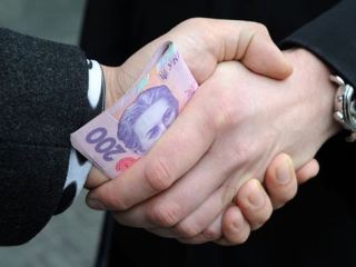 В Луганской области два милиционеравзяточника лишились работы и оказались на скамье подсудимых