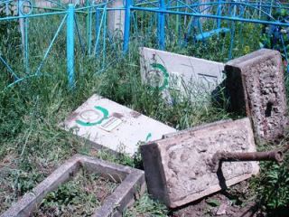 Житель Луганской области надругался над четырьмя могилами