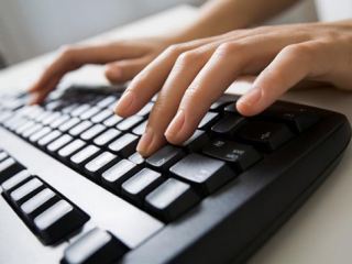 В Луганске впервые организовано обучение руководителей ОСН компьютерной грамоте