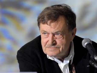 В Луганске открылась выставка посвященная основателю нового сладостного стиля