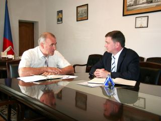 Краснодон заключит социальный договор с Владимиром Медяником