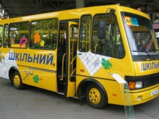 Школам Троицкого района передали  автобуса