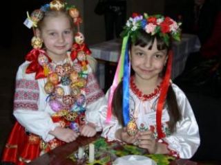 Мастера известной в Украине свердловской студии писанкарства до сих пор остаются в неопределенности