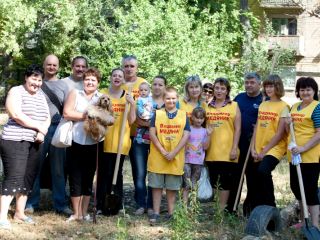Владимир Медяник сделал подарок для маленьких жителей Молодогвардейска
