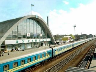 В составе поезда ЛуганскСимферополь курсируют  специальных вагона для инвалидов