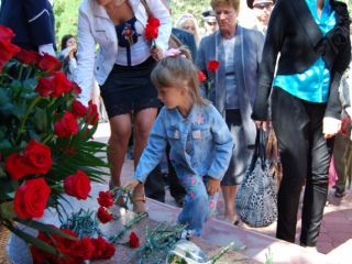 В Луганске почтили память погибших сотрудников ОВД