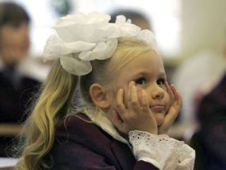 В Луганске  сентября за школьные парты сядут  первоклашек