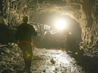 Шахтеры ДонугольАльянс просят помощи у Азарова