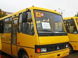 Владимир Пристюк пообещал школам области еще  автобусов