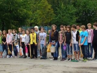 Благодаря Владимиру Медянику жители квартала Шевченко благоустроили территорию школы