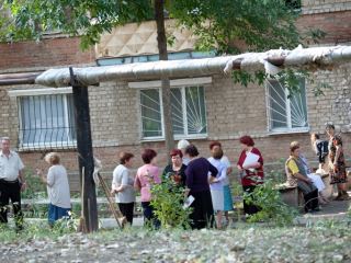 На квартале Шевченко при поддержке Владимира Медяника провели масштабный субботник фото