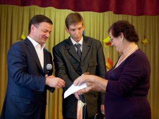 Владимир Медяник посетил торжества в честь дня рождения квартала Шевченко фото