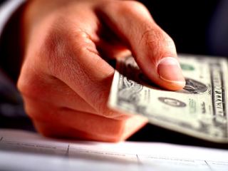 Луганчанин хотел оформить кредит на  тыс долларов по недействительной справке