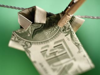 В Антрацитовском районе на отмывании средств поймали главного бухгалтера