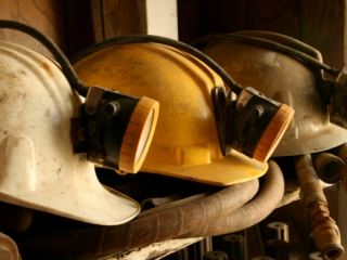 С сентября будут увеличены страховые выплаты шахтераминвалидам