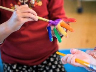 В Луганской области стартовал открытый фестивальконкурс детского творчества Палитра