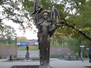 В Луганске прошел литературномузыкальный вечер посвященный летию Татьяны Снежиной