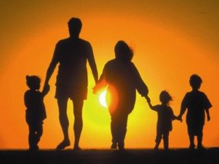 В Луганске продолжается информационная кампания Прими ребенка в семью