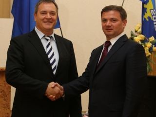 Народный депутат Вадим Колесниченко отметил деятельность Владимира Медяника в Краснодоне и районе