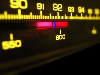 Луганчанин украл из кабинета поликлиники радиоприемник