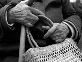 В Луганской области летний парень изза денег до смерти избил свою бабушку