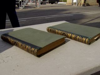 Луганские пограничники нашли в багаже россиянки  старинных словаря